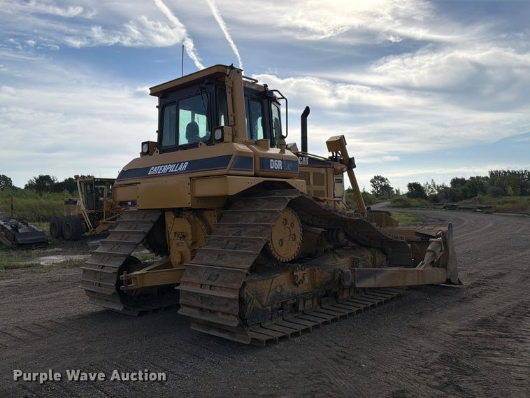 image for item FJ0509 2004 Caterpillar D6R dozer