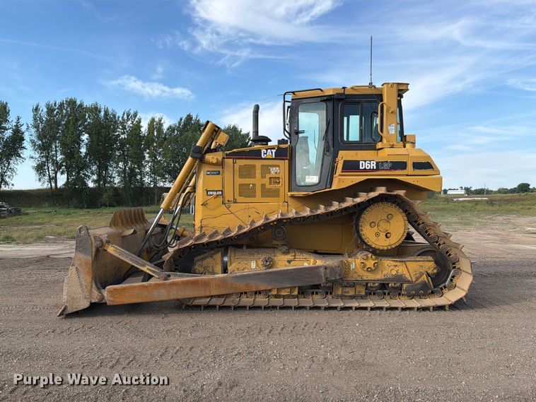 image for item FJ0509 2004 Caterpillar D6R dozer