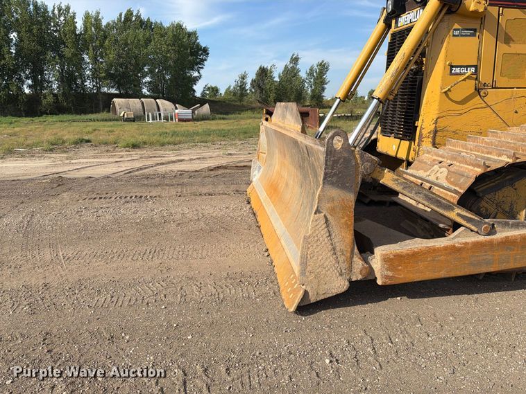 image for item FJ0509 2004 Caterpillar D6R dozer