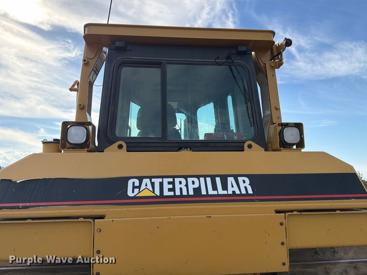 image for item FJ0509 2004 Caterpillar D6R dozer