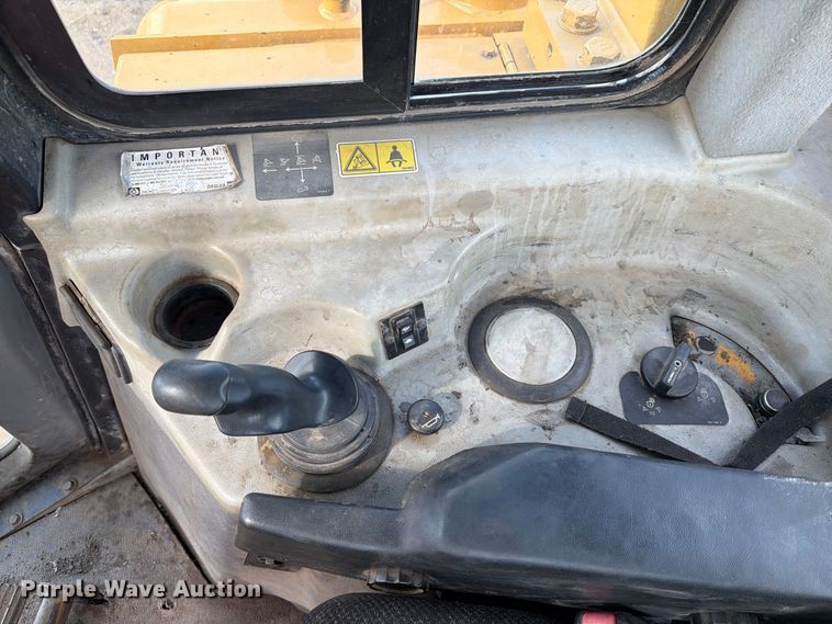 image for item FJ0509 2004 Caterpillar D6R dozer