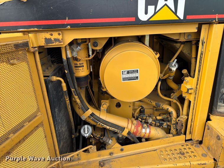 image for item FJ0509 2004 Caterpillar D6R dozer