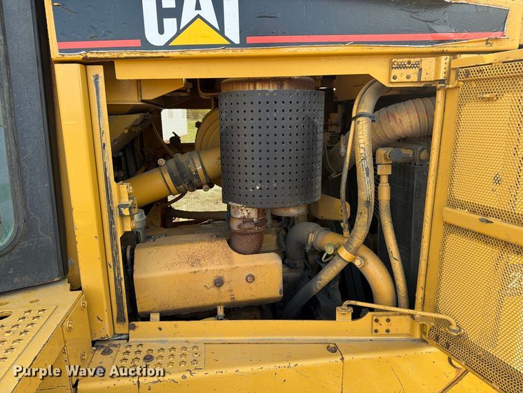 image for item FJ0509 2004 Caterpillar D6R dozer