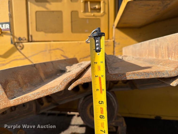 image for item FJ0509 2004 Caterpillar D6R dozer