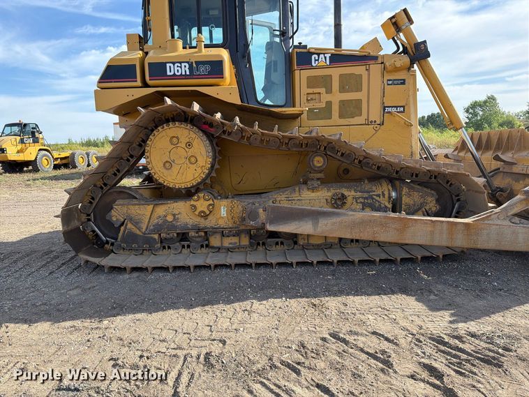 image for item FJ0509 2004 Caterpillar D6R dozer