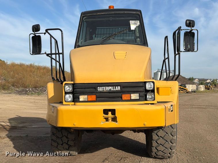 image for item FJ0510 Caterpillar 725 articulating haul truck chassis