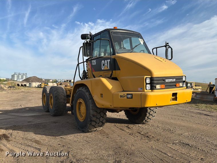 image for item FJ0510 Caterpillar 725 articulating haul truck chassis