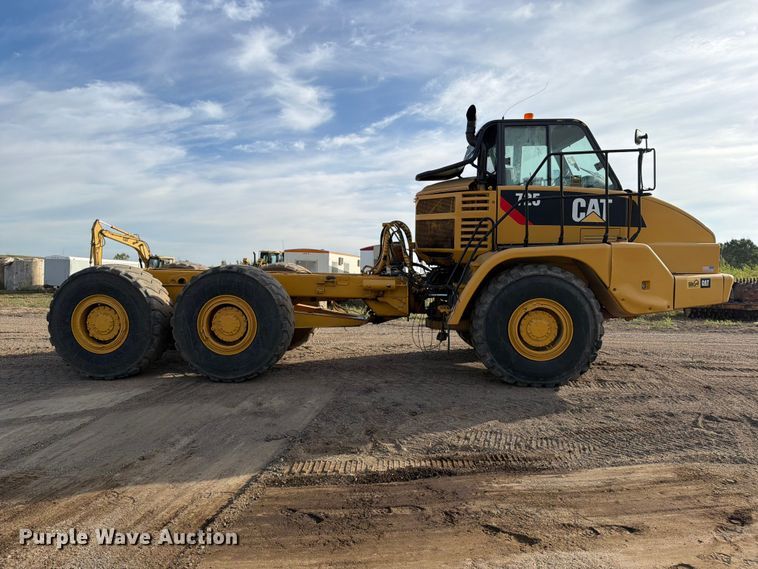 image for item FJ0510 Caterpillar 725 articulating haul truck chassis