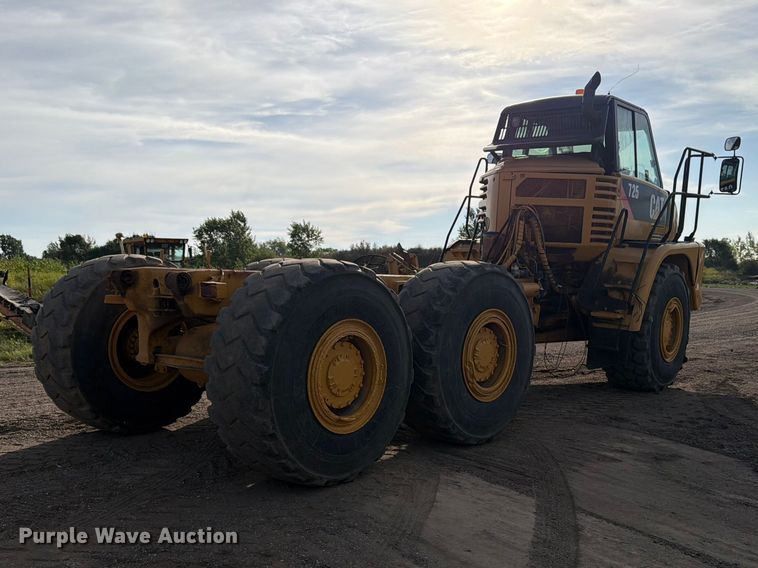image for item FJ0510 Caterpillar 725 articulating haul truck chassis