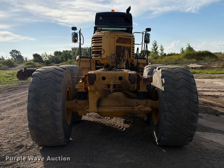 image for item FJ0510 Caterpillar 725 articulating haul truck chassis