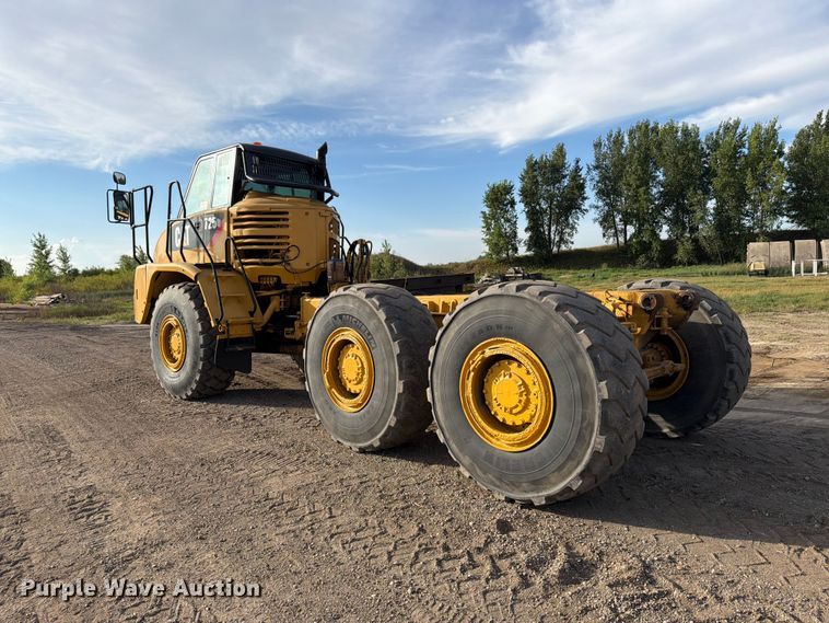 image for item FJ0510 Caterpillar 725 articulating haul truck chassis