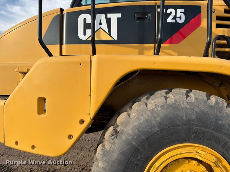 image for item FJ0510 Caterpillar 725 articulating haul truck chassis