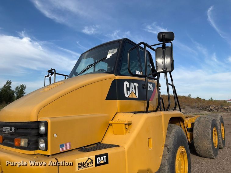 image for item FJ0510 Caterpillar 725 articulating haul truck chassis