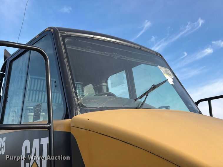 image for item FJ0510 Caterpillar 725 articulating haul truck chassis