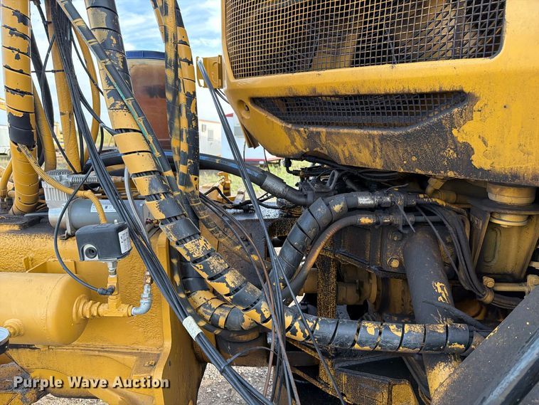 image for item FJ0510 Caterpillar 725 articulating haul truck chassis