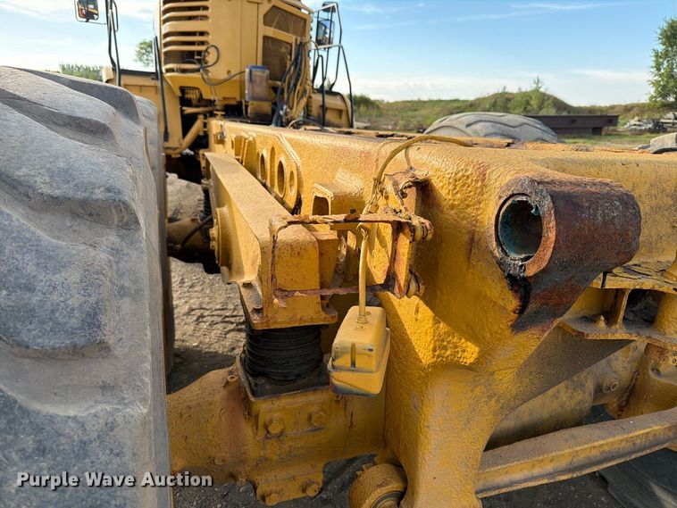 image for item FJ0510 Caterpillar 725 articulating haul truck chassis
