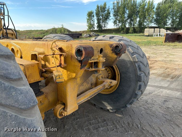 image for item FJ0510 Caterpillar 725 articulating haul truck chassis