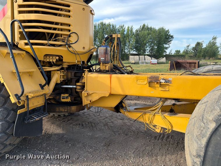 image for item FJ0510 Caterpillar 725 articulating haul truck chassis