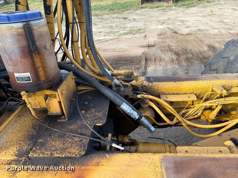 image for item FJ0510 Caterpillar 725 articulating haul truck chassis