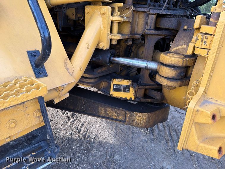 image for item FJ0510 Caterpillar 725 articulating haul truck chassis