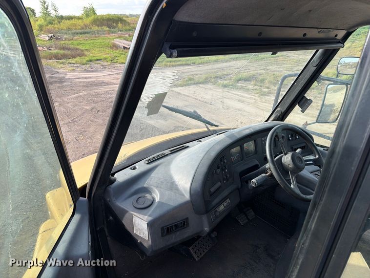 image for item FJ0510 Caterpillar 725 articulating haul truck chassis