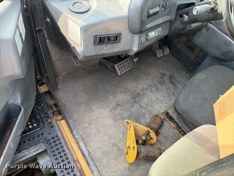 image for item FJ0510 Caterpillar 725 articulating haul truck chassis