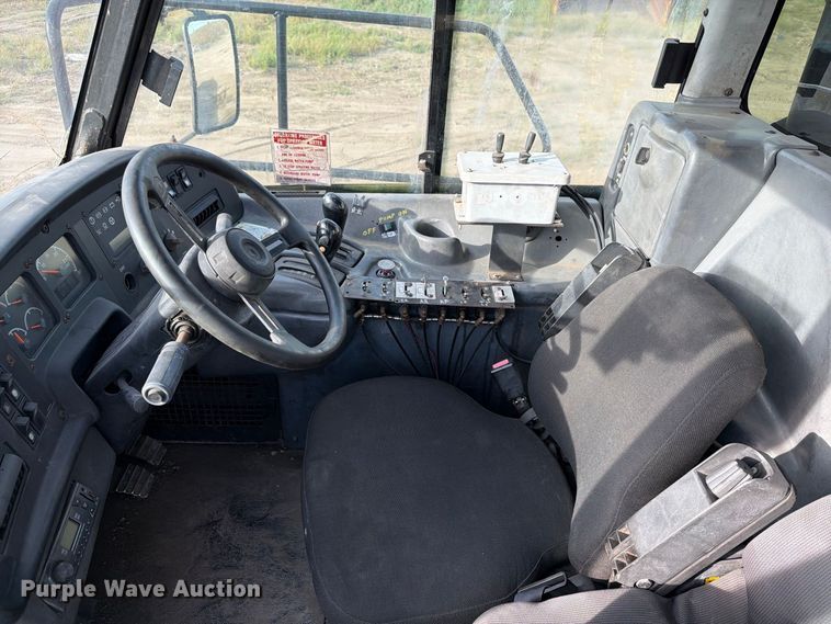 image for item FJ0510 Caterpillar 725 articulating haul truck chassis