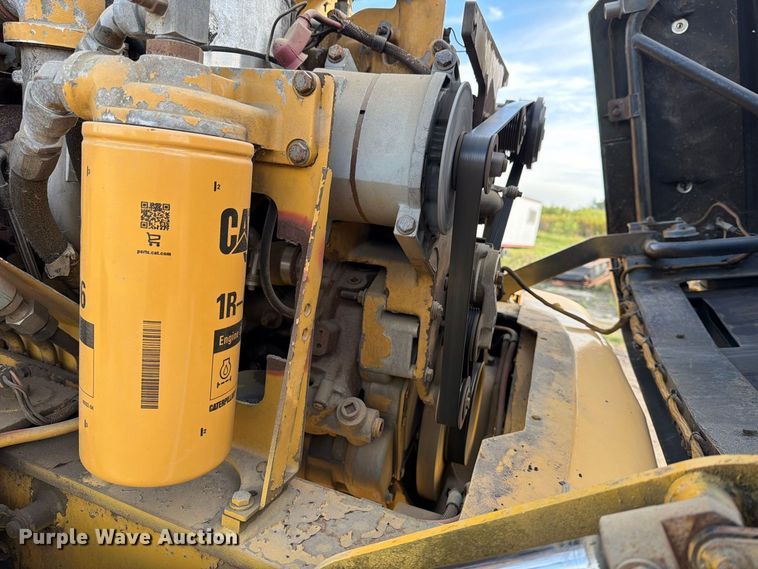 image for item FJ0510 Caterpillar 725 articulating haul truck chassis