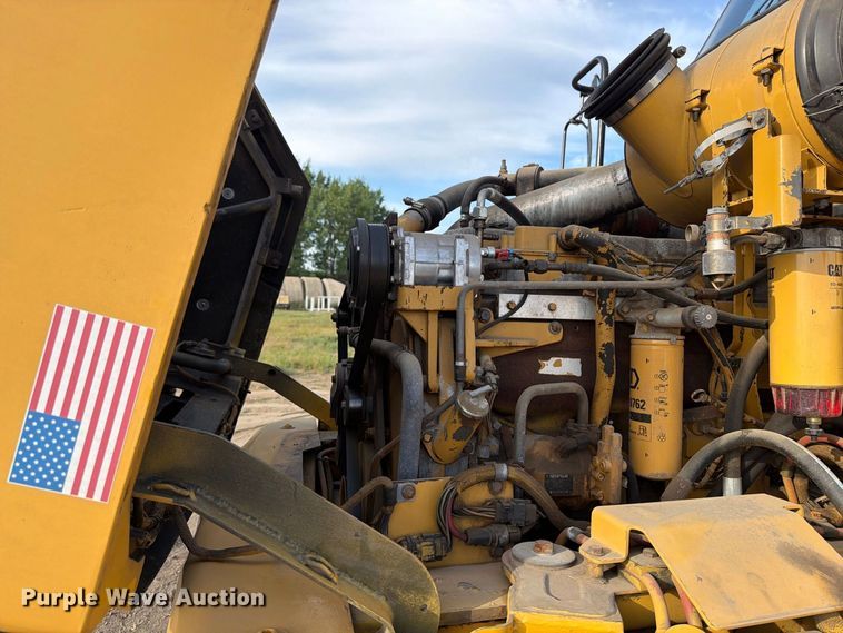 image for item FJ0510 Caterpillar 725 articulating haul truck chassis