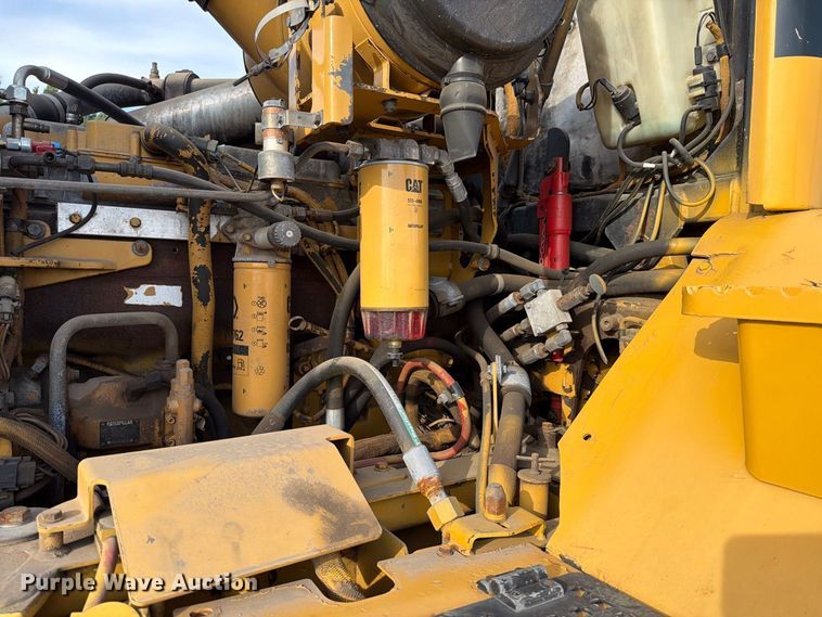 image for item FJ0510 Caterpillar 725 articulating haul truck chassis