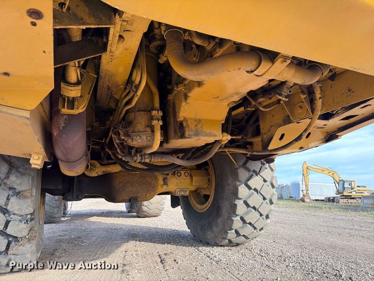 image for item FJ0510 Caterpillar 725 articulating haul truck chassis