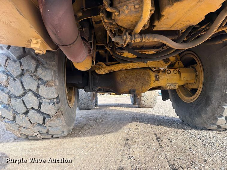 image for item FJ0510 Caterpillar 725 articulating haul truck chassis