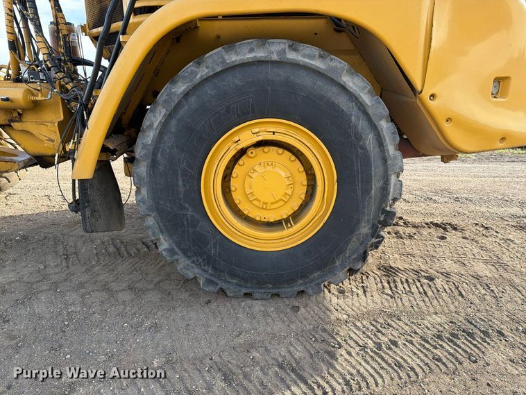 image for item FJ0510 Caterpillar 725 articulating haul truck chassis