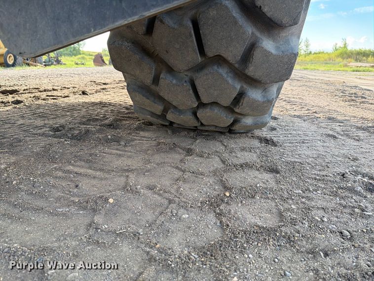 image for item FJ0510 Caterpillar 725 articulating haul truck chassis