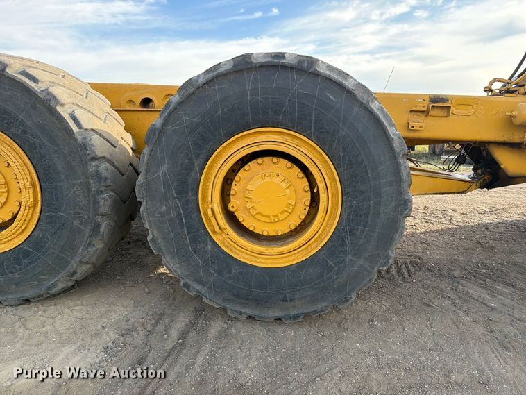 image for item FJ0510 Caterpillar 725 articulating haul truck chassis