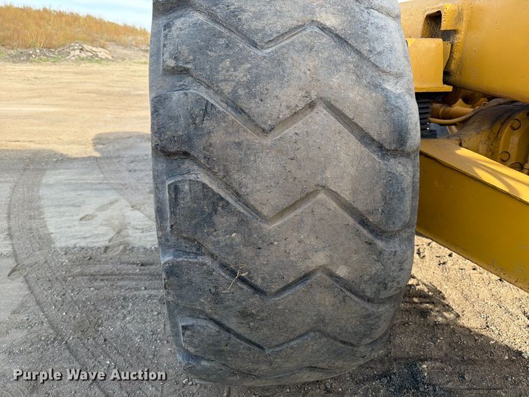 image for item FJ0510 Caterpillar 725 articulating haul truck chassis