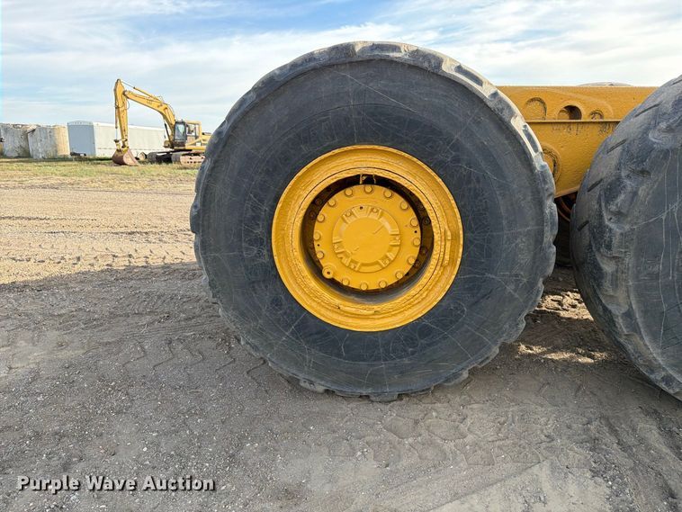 image for item FJ0510 Caterpillar 725 articulating haul truck chassis