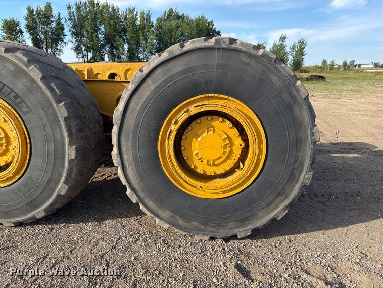 image for item FJ0510 Caterpillar 725 articulating haul truck chassis