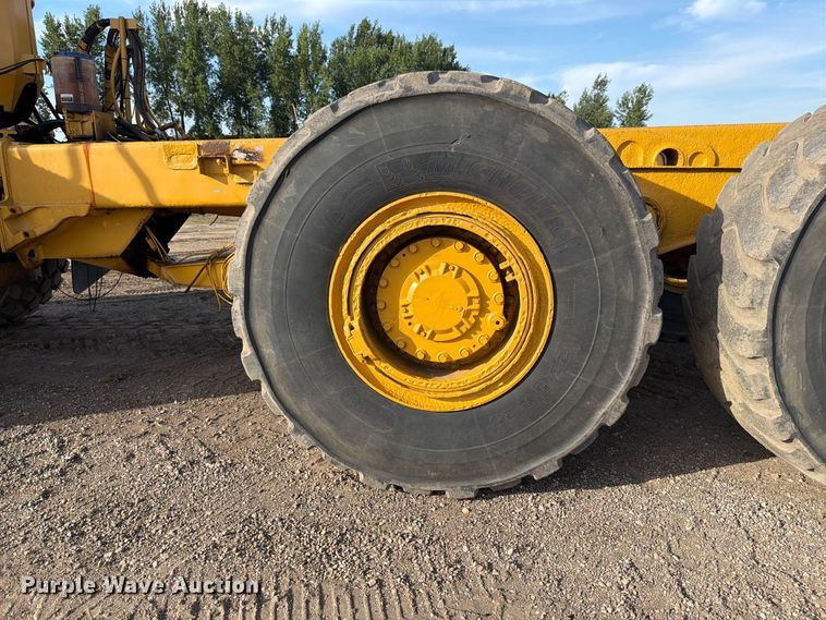image for item FJ0510 Caterpillar 725 articulating haul truck chassis