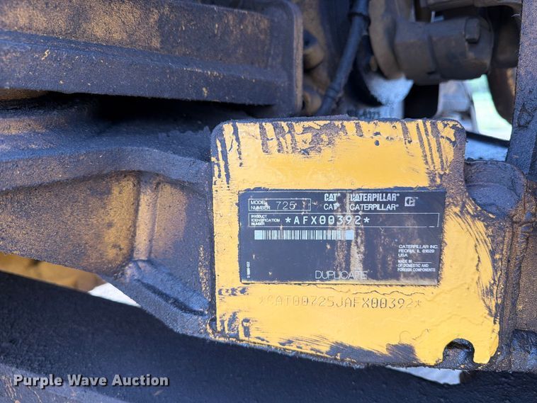 image for item FJ0510 Caterpillar 725 articulating haul truck chassis