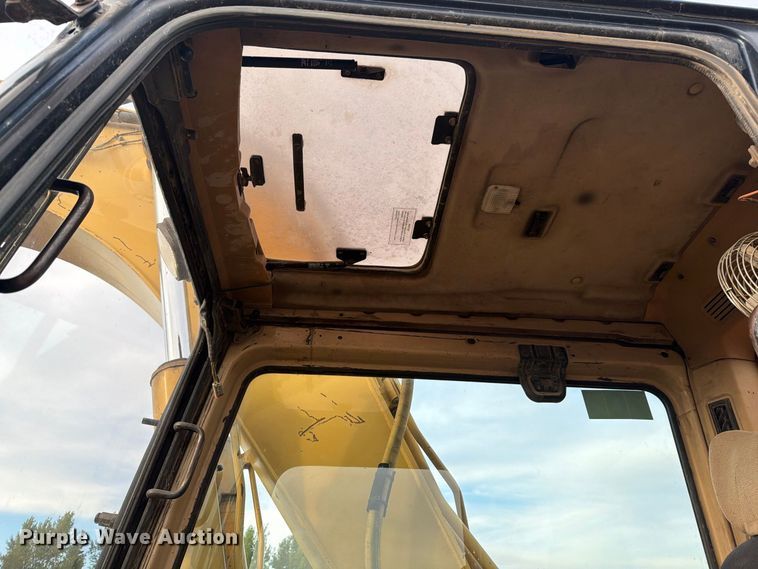 image for item FJ0511 1995 Caterpillar 315L excavator
