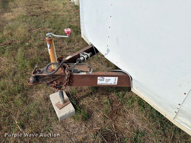 image for item FJ0512 1993 United Express Cargo enclosed cargo trailer