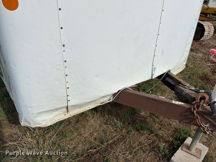 image for item FJ0512 1993 United Express Cargo enclosed cargo trailer