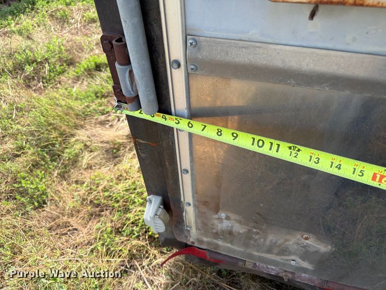 image for item FJ0512 1993 United Express Cargo enclosed cargo trailer