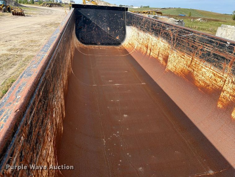 image for item FJ0515 2018 East end dump trailer