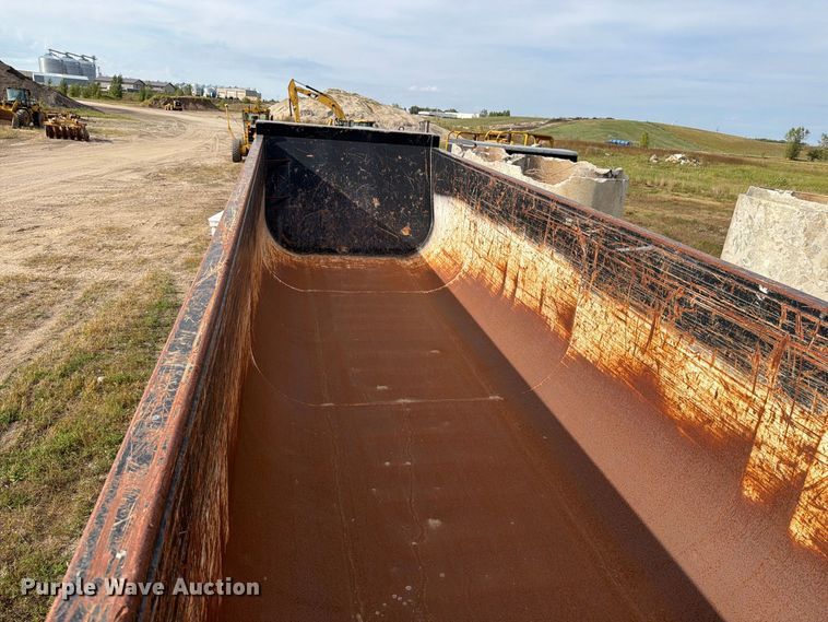 image for item FJ0515 2018 East end dump trailer