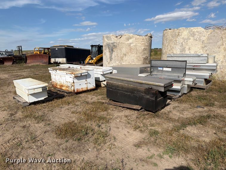 image for item FJ0516 (16) toolboxes