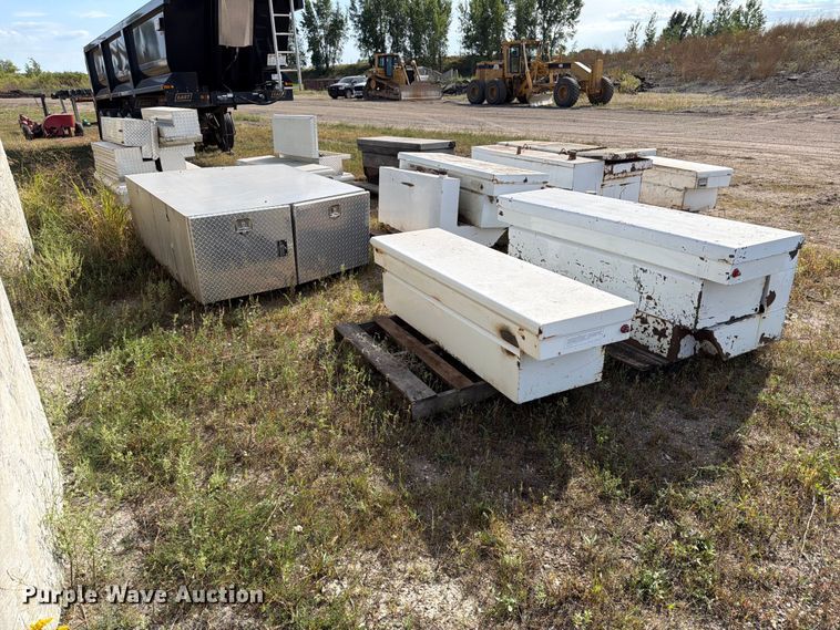 image for item FJ0516 (16) toolboxes