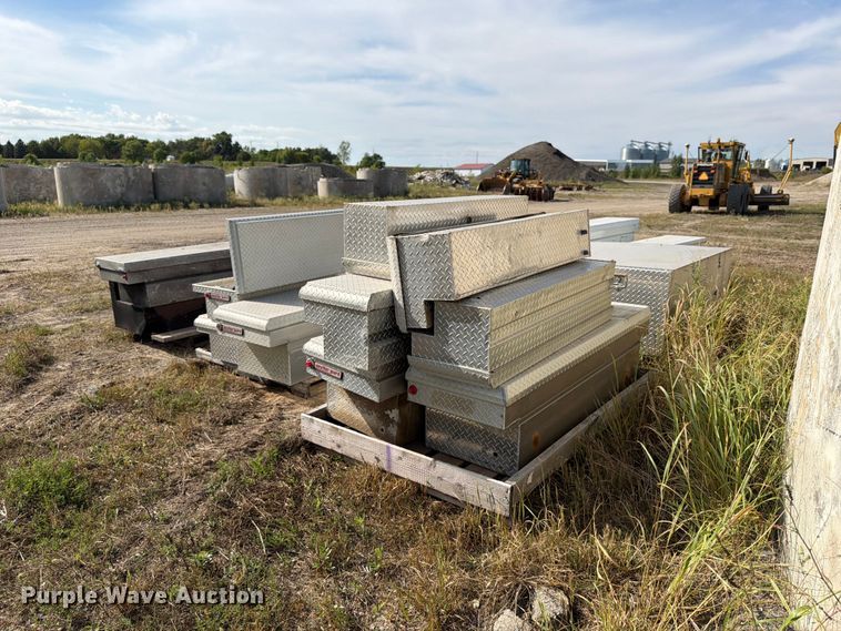 image for item FJ0516 (16) toolboxes