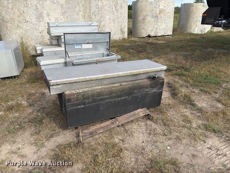 image for item FJ0516 (16) toolboxes